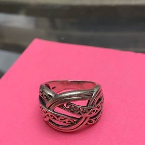 Intertwined ring